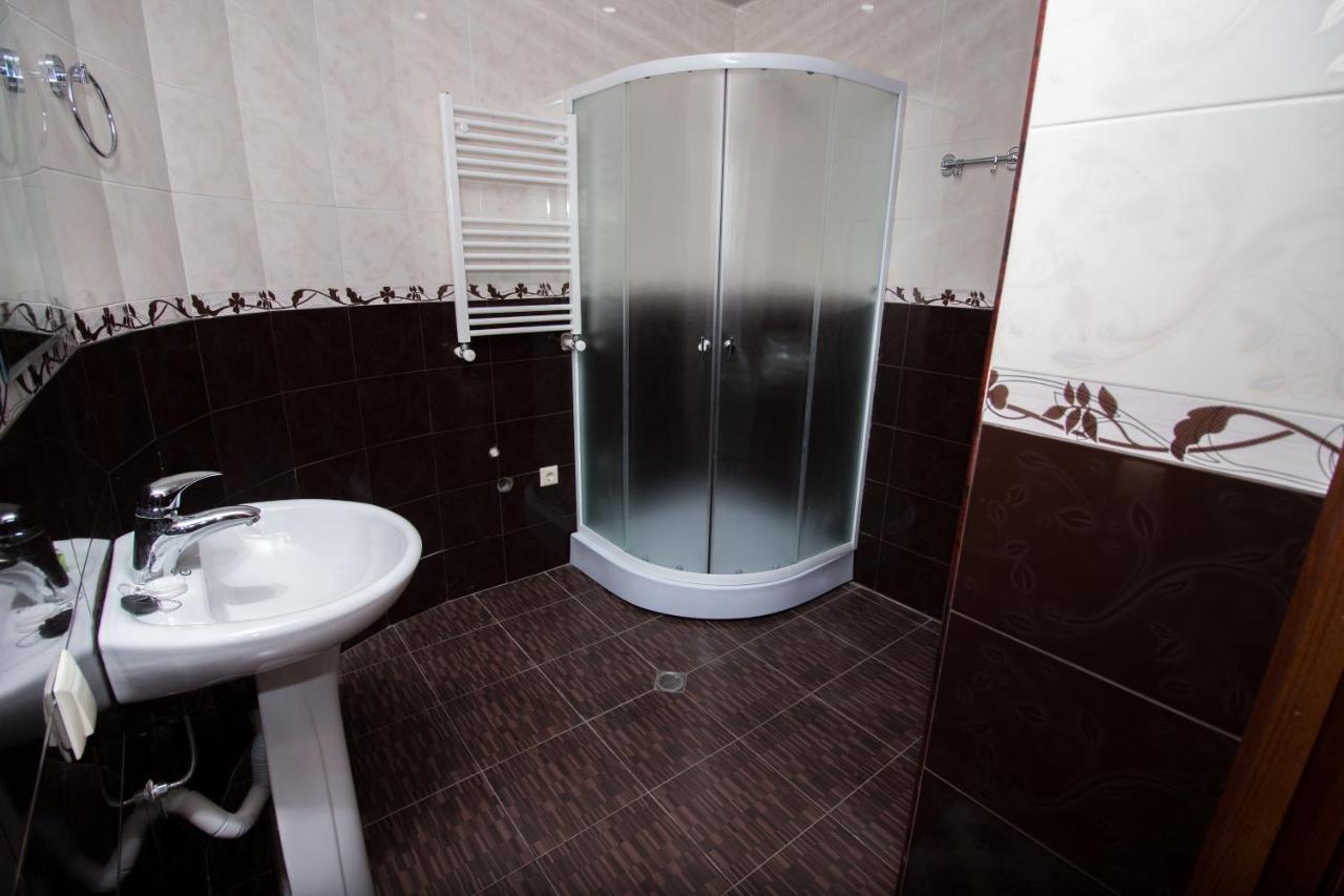 Tbili House Hotel Tbilisi Buitenkant foto