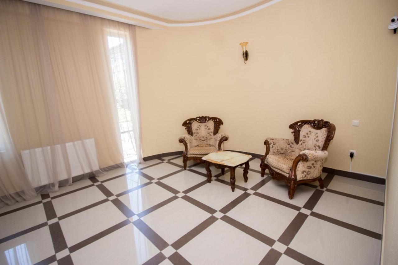 Tbili House Hotel Tbilisi Buitenkant foto