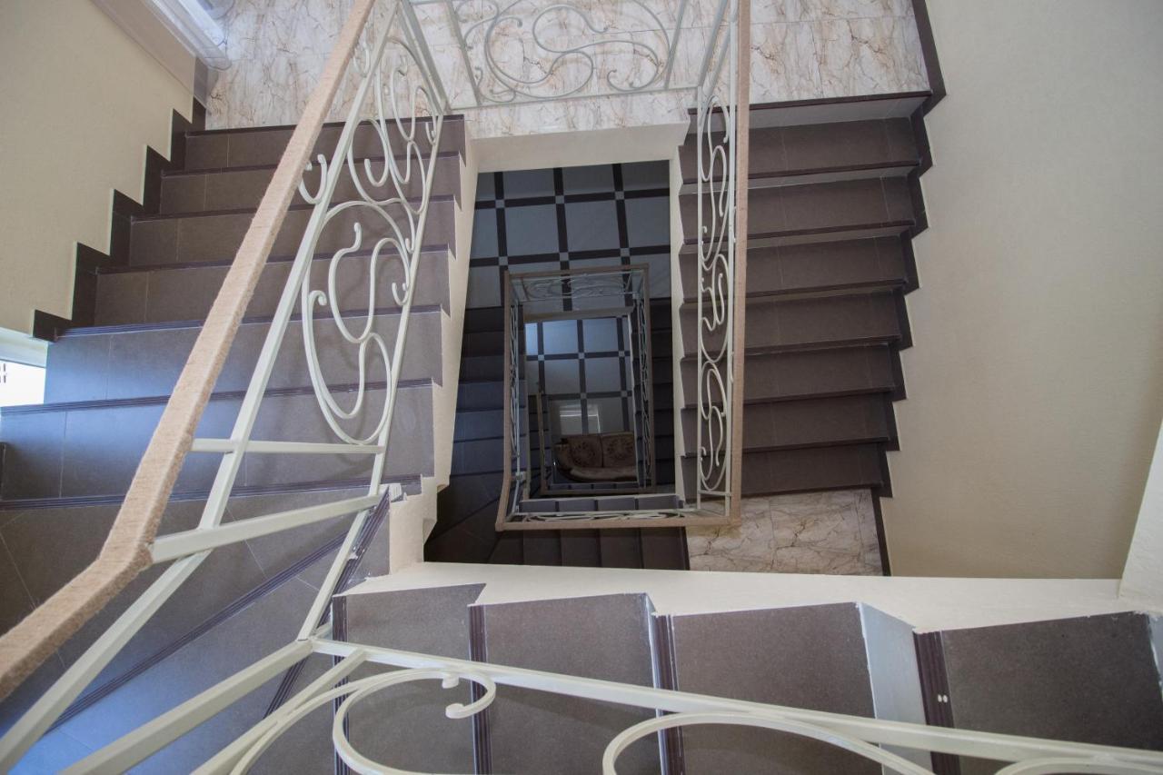 Tbili House Hotel Tbilisi Buitenkant foto
