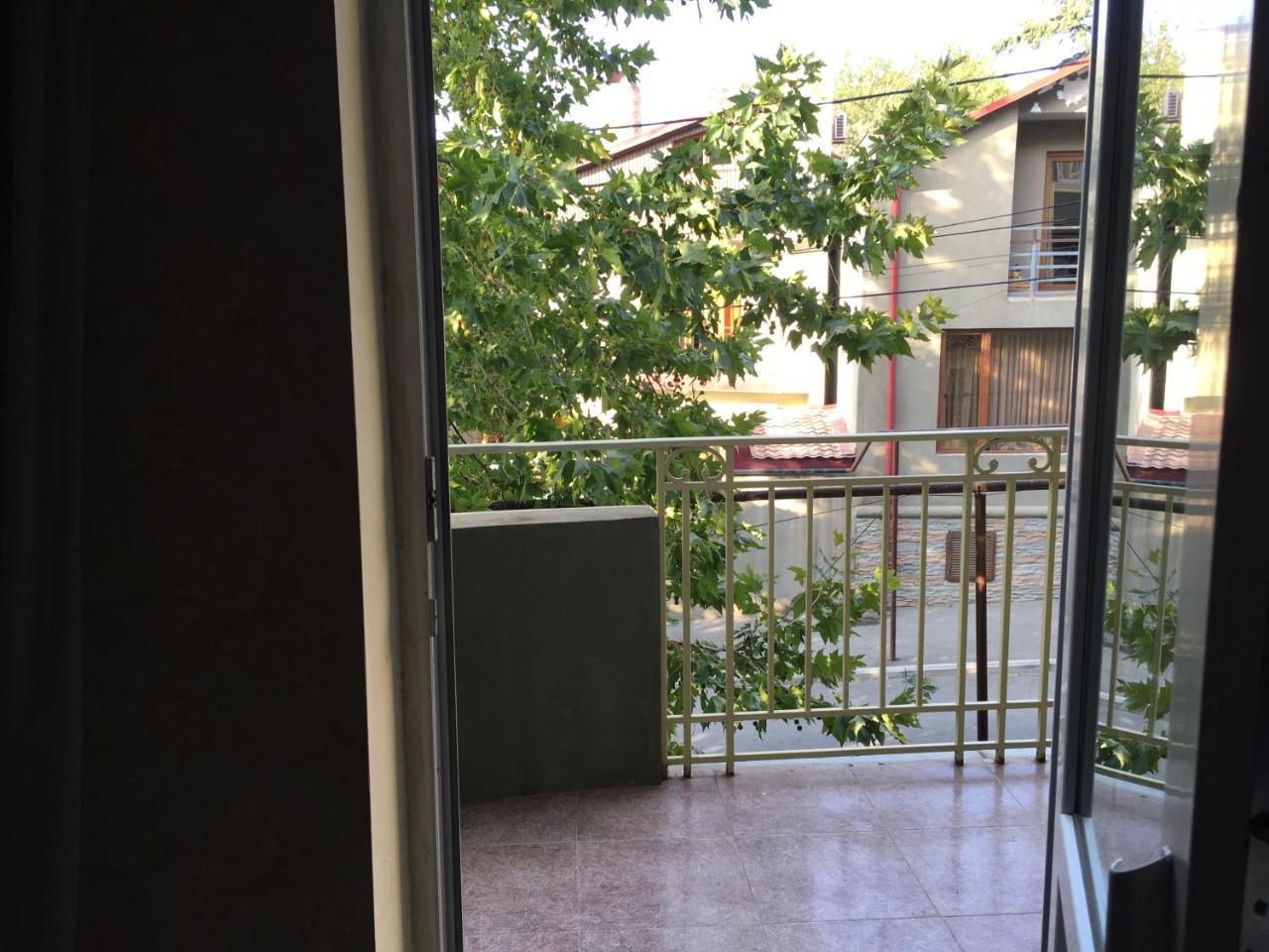 Tbili House Hotel Tbilisi Buitenkant foto